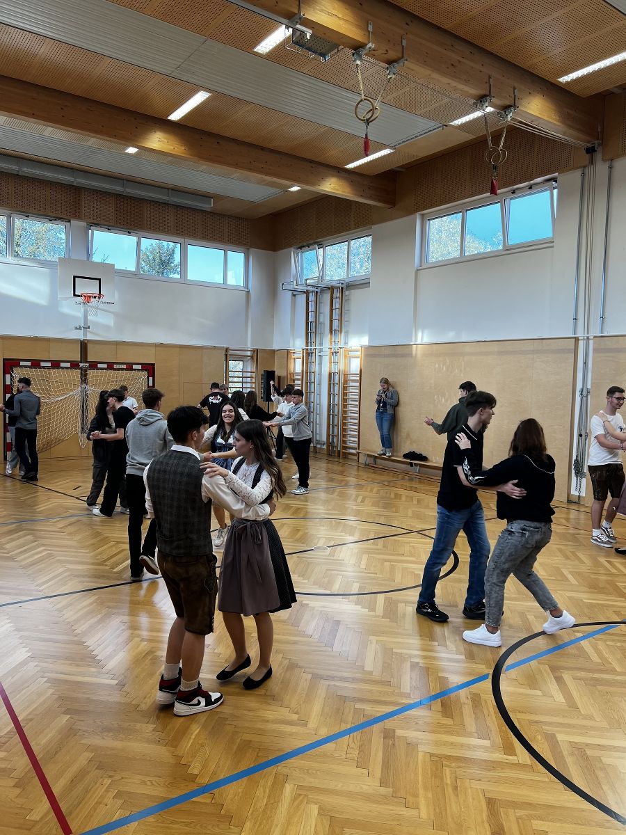 Tanzkurs für unsere Schüler:innen