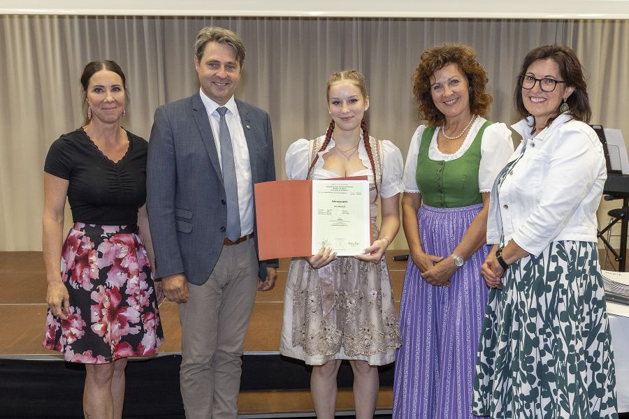 Abschlussfeier des dritten Jahrganges Abschlussfeier des dritten Jahrganges