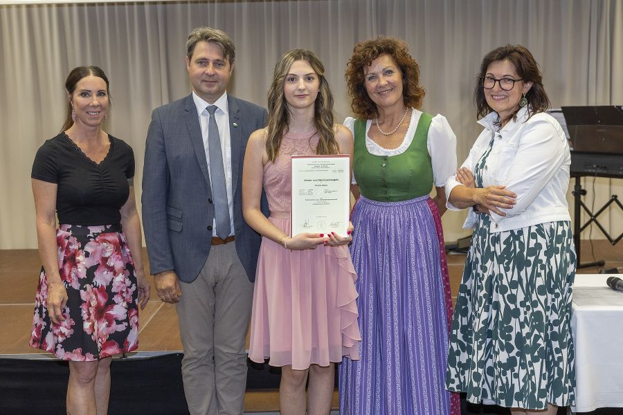 Abschlussfeier des dritten Jahrganges Abschlussfeier des dritten Jahrganges