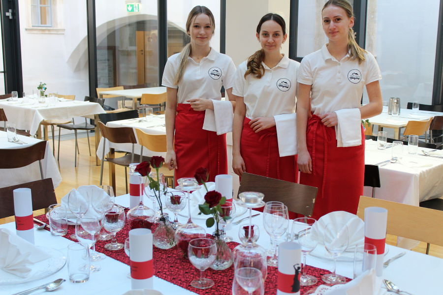 Internationale Tische