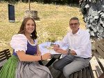 Weinhoheit Lea mit Herrn Dir. Ing. Holler
