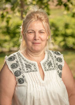 Portrait von Maria Ciora/Reinigungskraft im Bereich Schulküche